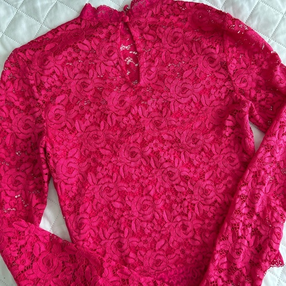 Gorgeous Laced Bebe Top - Picture 5 of 5